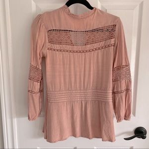 Detail dusty rose top